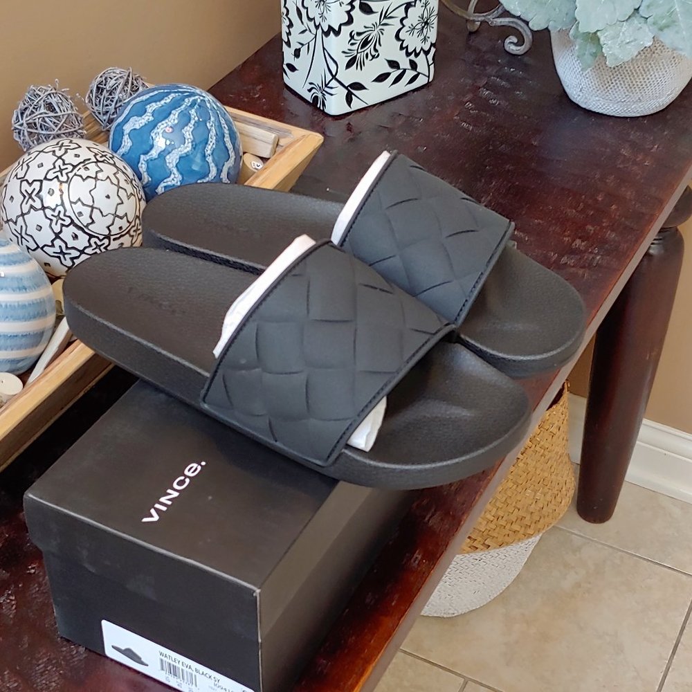 W-9; M-7 Vince Watley Woven Slide Sandals In Black - Picture 2 of 15